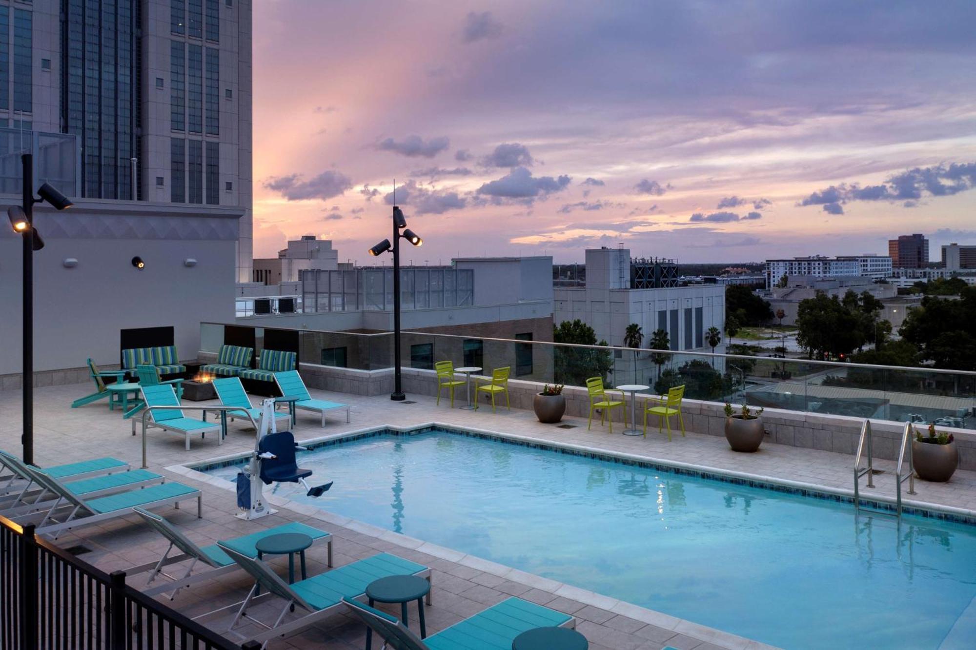 Hilton Garden Inn Orlando Downtown Exterior photo